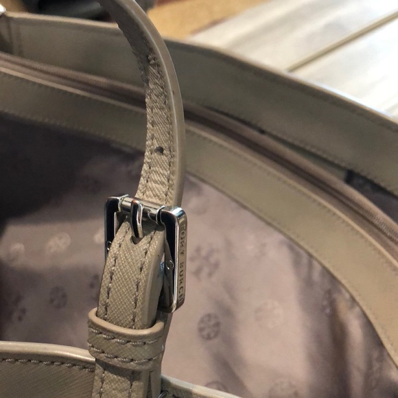 Tory Burch Large York Blucke Tote - Picture 5 of 8